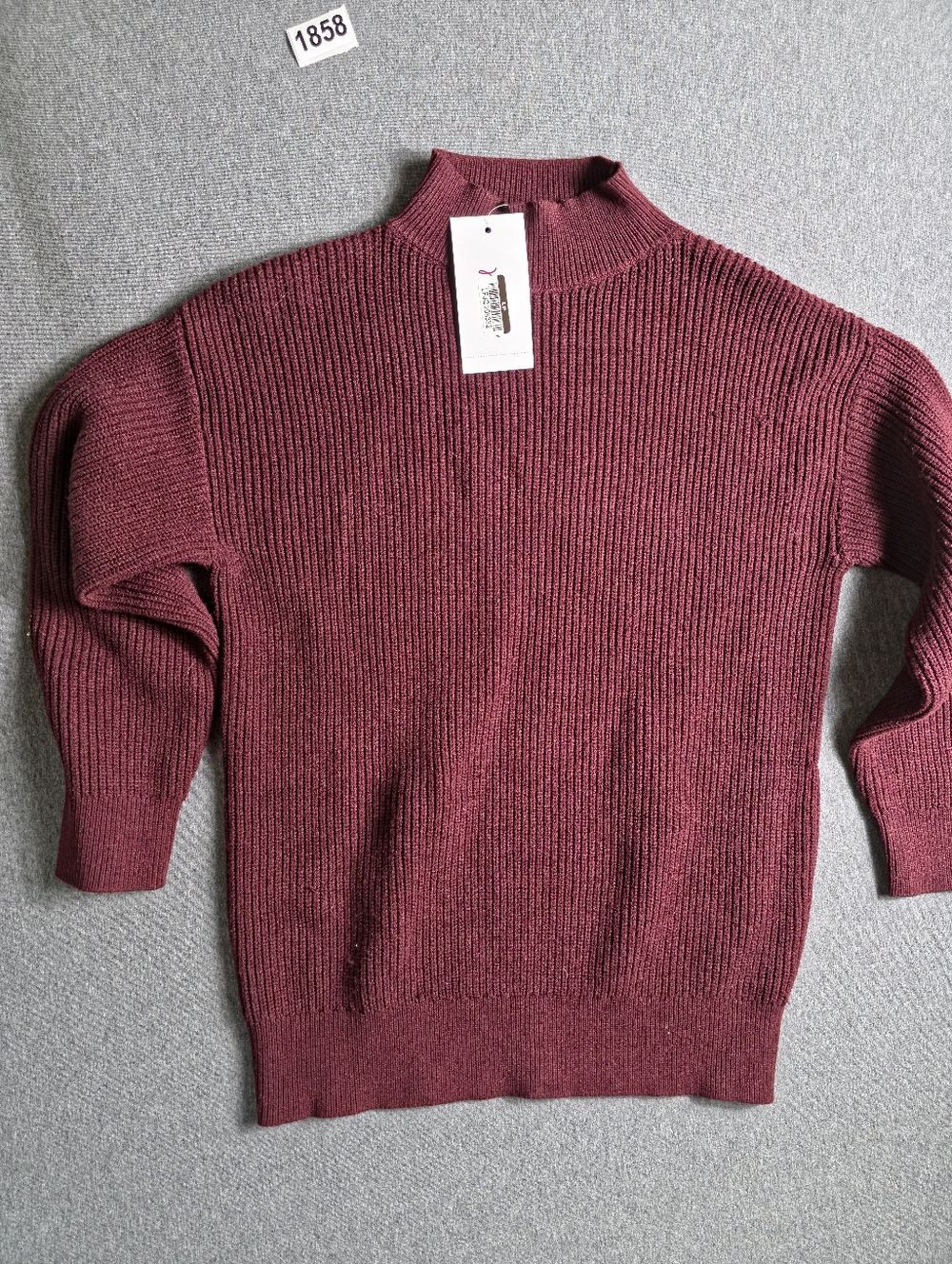 NWT ISABEL Ribbed Mockneck Sweater Burgundy XS. 3/4 Sleeve. Academia. Soft-girl